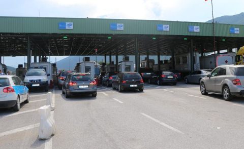 Hiqet polica kufitare: Emigrantet qe hyjne ne Kosove nuk do e paguajne me
